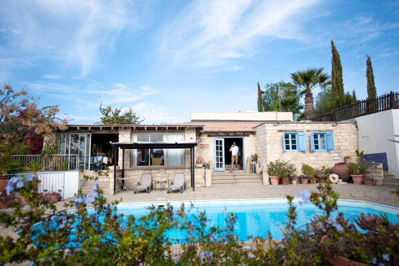 The Carob Tree Villa - Rustic Luxury Home With Access To Pool And Restaurant Ларнака Екстериор снимка